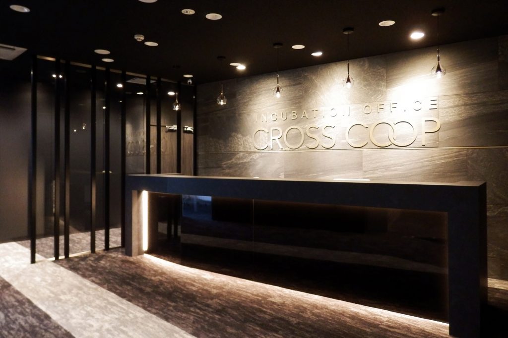 CROSSCOOP新宿