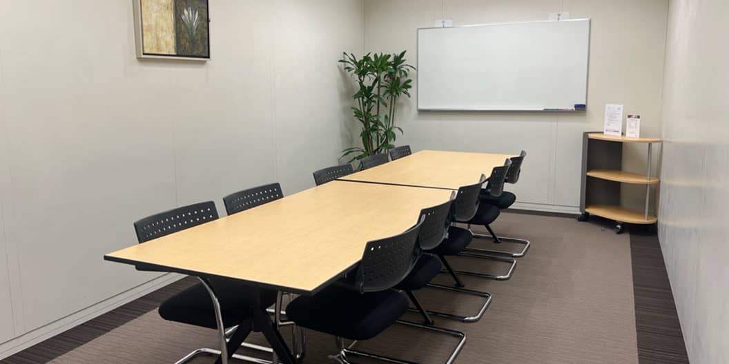 リージャス新宿パークタワービジネスセンターの会議室
