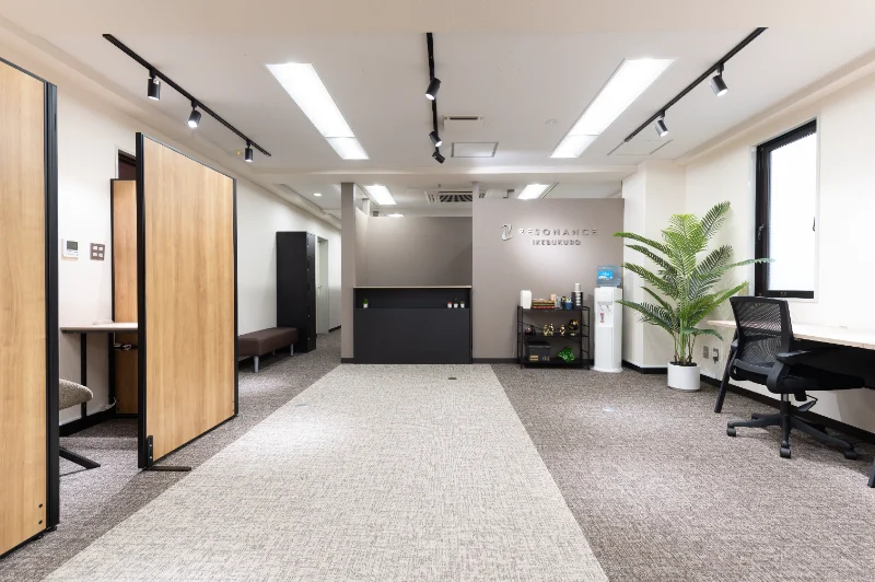 レゾナンス池袋店の店内